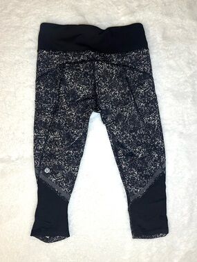 LULULEMON Speckled Crop Leggings High Rise Reflective 2 Black White 18” Run